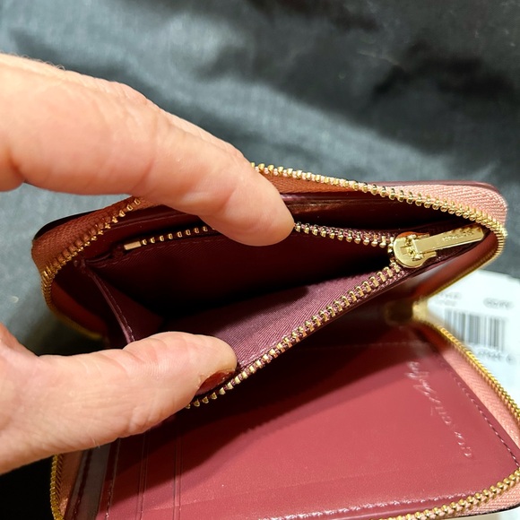 Limited Edition Coach x Selena Gomez Wallet - Picture 4 of 9